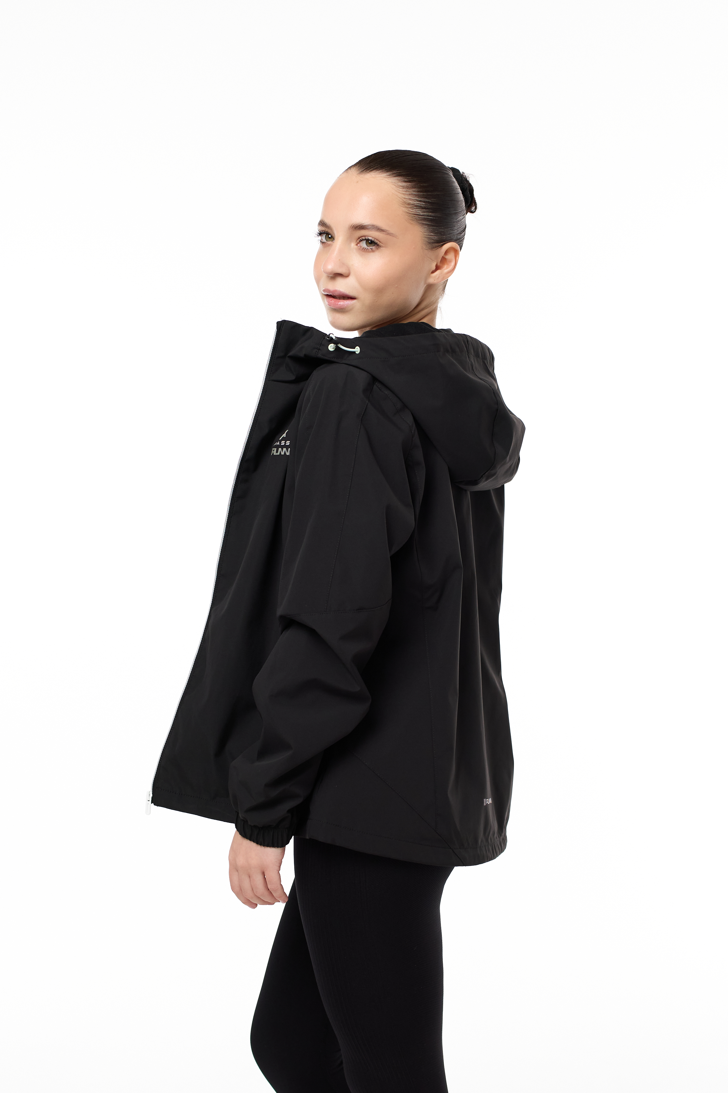 FW2241008_chernyy_06.jpg